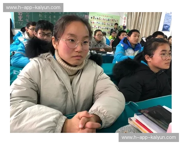 巅峰之战：当“礼仪”遇见“钢铁”——张礼仪vs泰拳王，一场关于尊严与灵魂的博弈